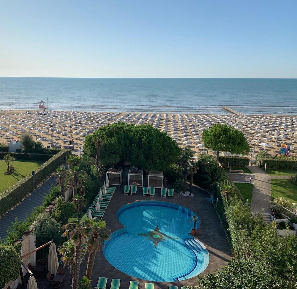 Park Hotel Cellini Lido di Jesolo Exteriér fotografie